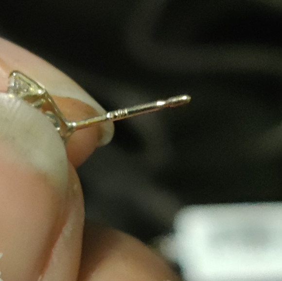 14K Yellow Gold Triple Cubic zirconia stones - Picture 5 of 8